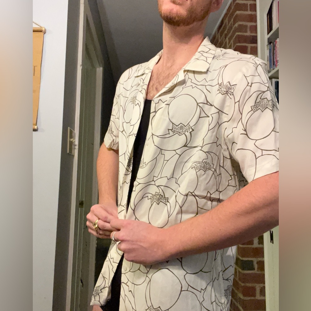 NWT Express Floral Patterned Short Sleeve Button Down Shirt